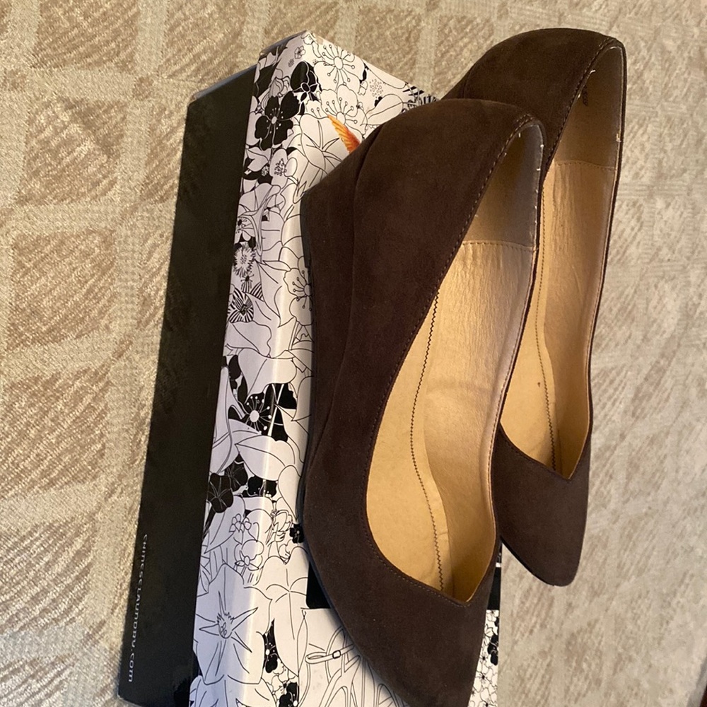 Wedge Olive Green wedge pump/ by Laundry